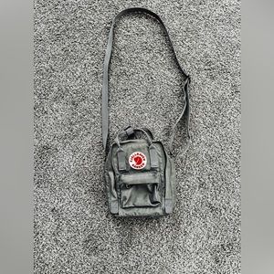 Fjallraven kanken mini sling bag